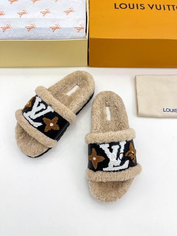 LV Women's Slippers 105